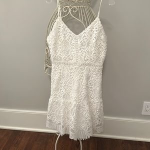 White lace detailed dress